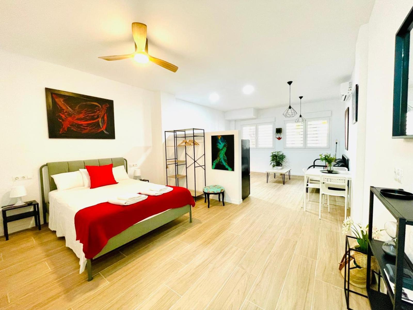 Completo Y Bello Apartamento En Malaga Exterior photo